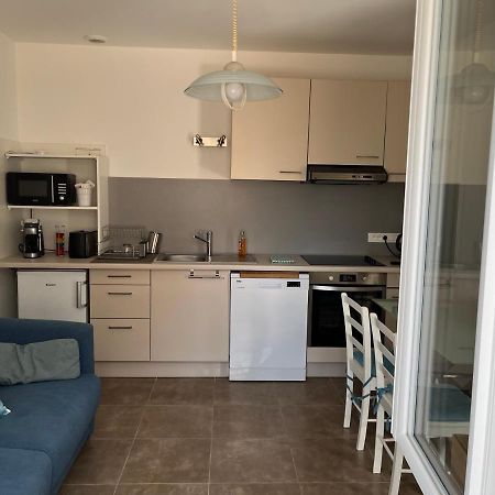 Aux 3 Domaines T2 Avec Terrasse Apartman Hyères Kültér fotó