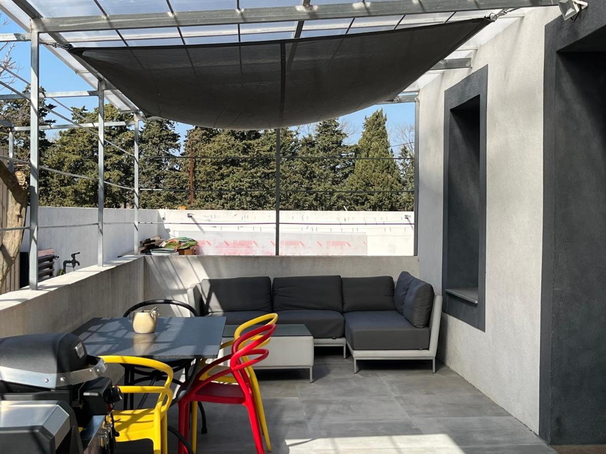 Aux 3 Domaines T2 Avec Terrasse Apartman Hyères Kültér fotó