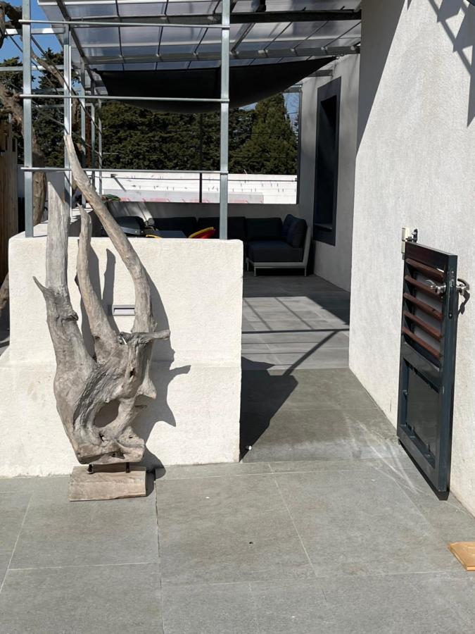 Aux 3 Domaines T2 Avec Terrasse Apartman Hyères Kültér fotó