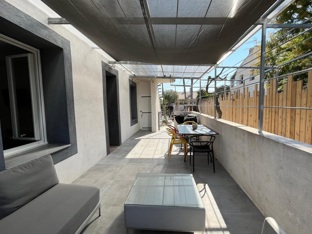 Aux 3 Domaines T2 Avec Terrasse Apartman Hyères Kültér fotó